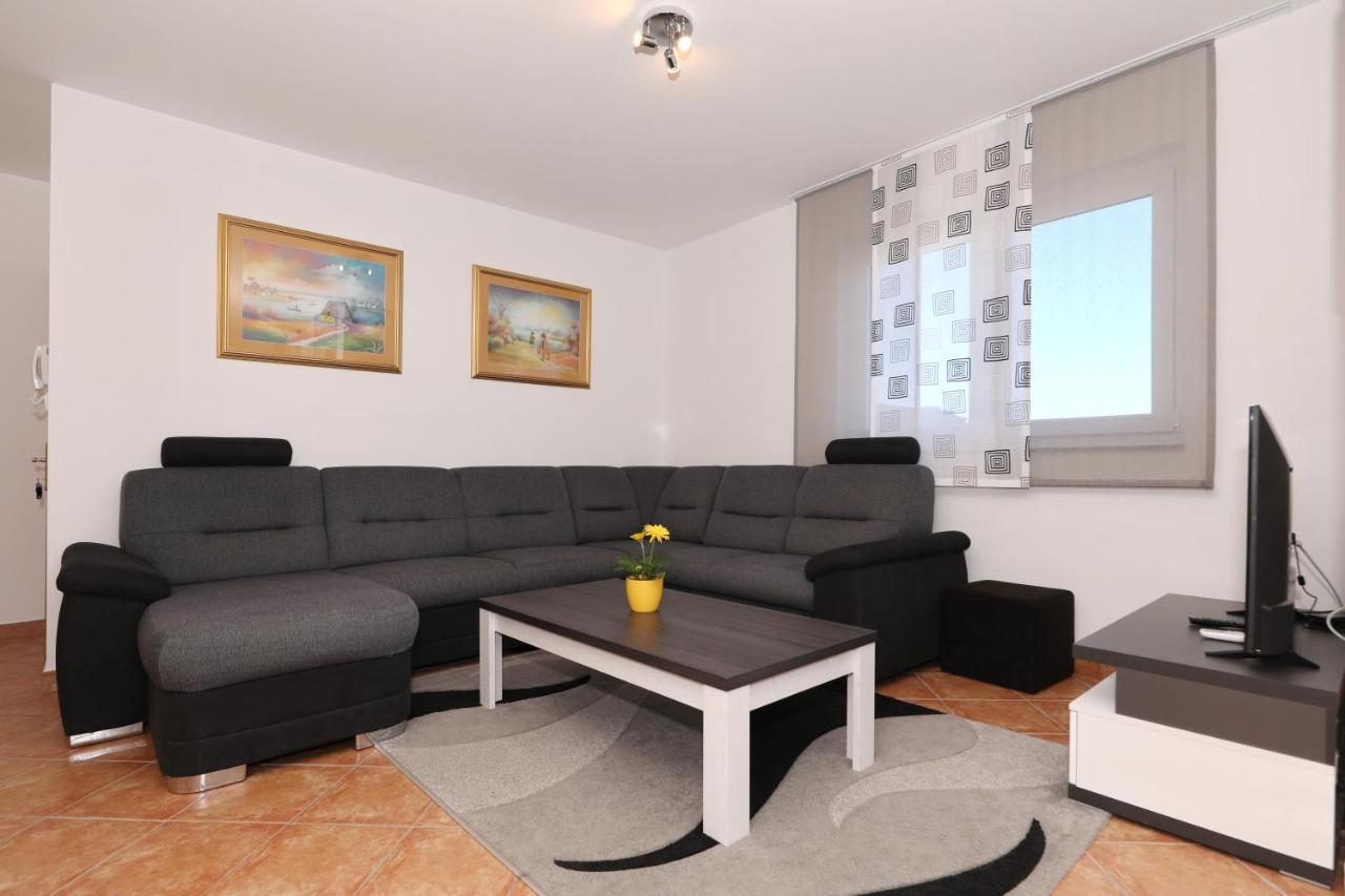 Apartment Dora Preko Ngoại thất bức ảnh