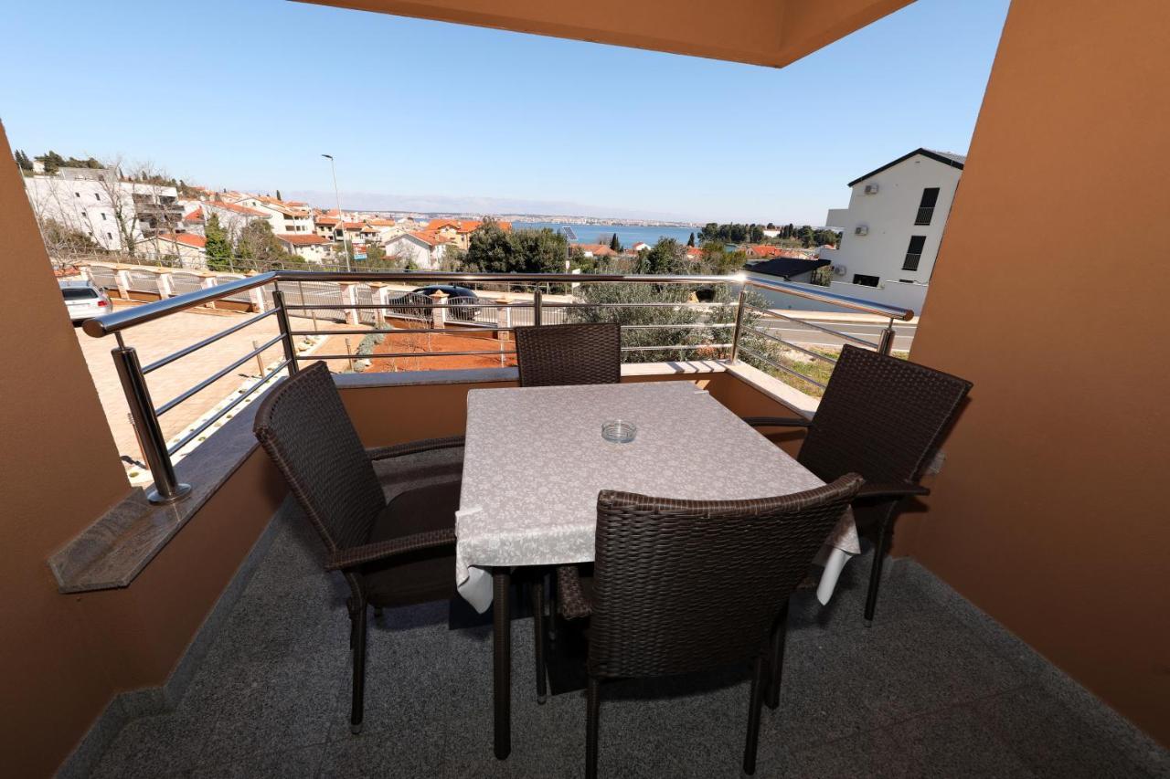 Apartment Dora Preko Ngoại thất bức ảnh